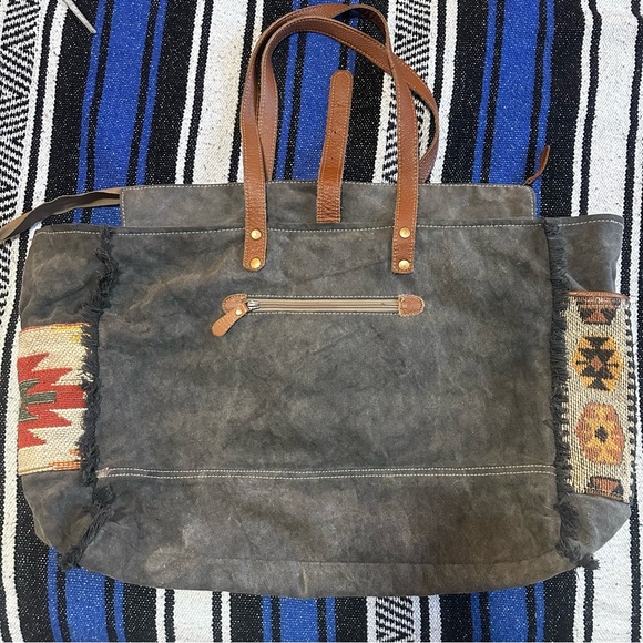 Myra weekender patchwork shoulder bag - Picture 2 of 12